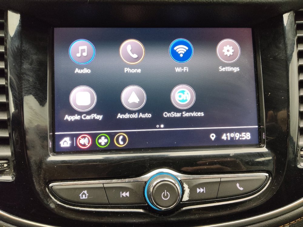 Used 2020 Chevrolet Trax LT w/ LT Convenience Package image 25