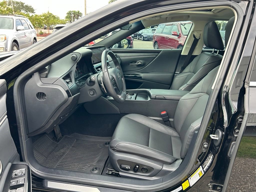 Used 2024 Lexus ES 300h w/ Premium Package FWD image 15