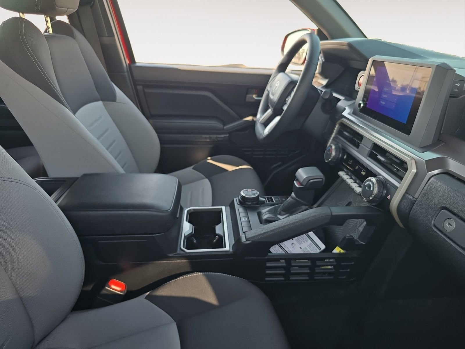 Certified 2025 Toyota Tacoma TRD Off-Road AWD/4WD image 15