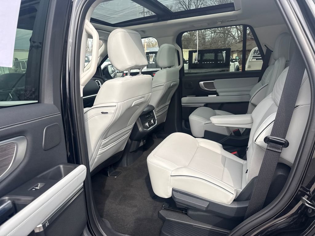 Used 2025 Ford Expedition Platinum w/ Platinum Ultimate Package image 18