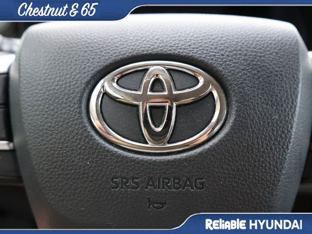 Used 2022 Toyota Sienna XLE w/ XLE Plus Package FWD image 28
