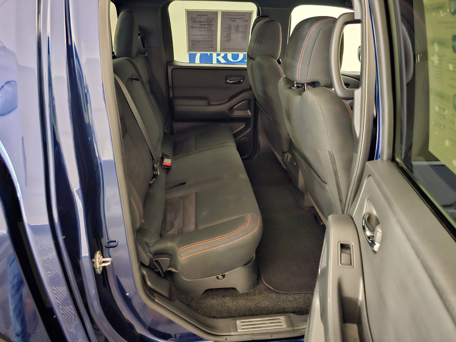Used 2022 Nissan Frontier PRO-4X w/ Technology Package AWD/4WD image 25