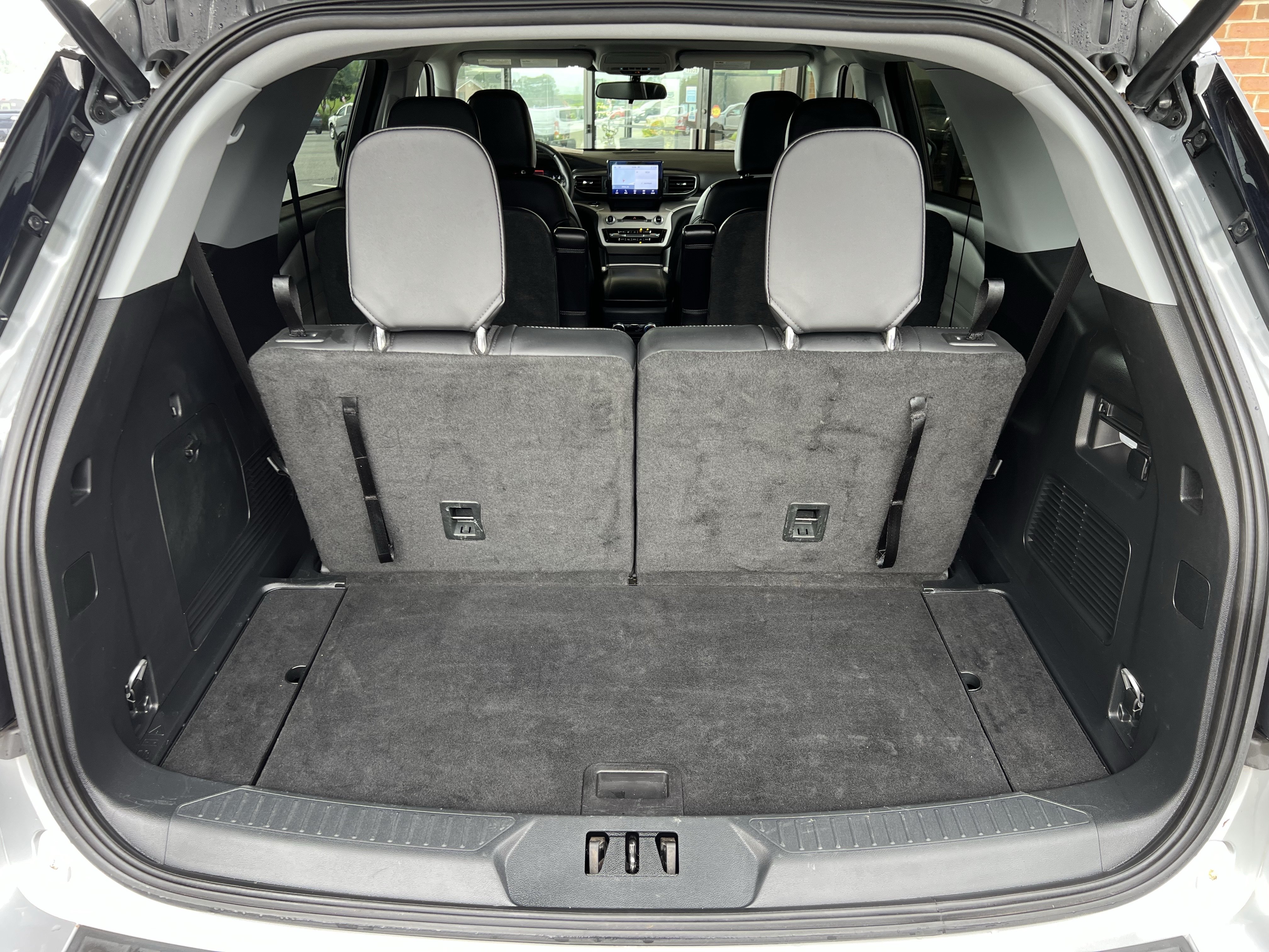 Used 2023 Ford Explorer XLT w/ Equipment Group 202A AWD/4WD image 50