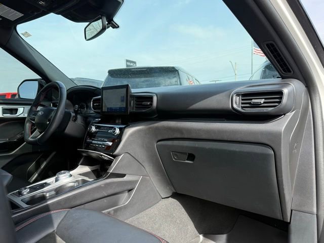 Used 2024 Ford Explorer ST-Line w/ Class IV Trailer Tow Package image 19