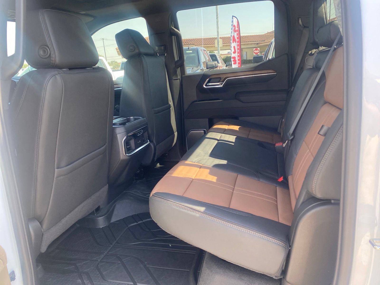 New 2026 Chevrolet Silverado 1500 High Country w/ High Country Premium Package AWD/4WD image 15