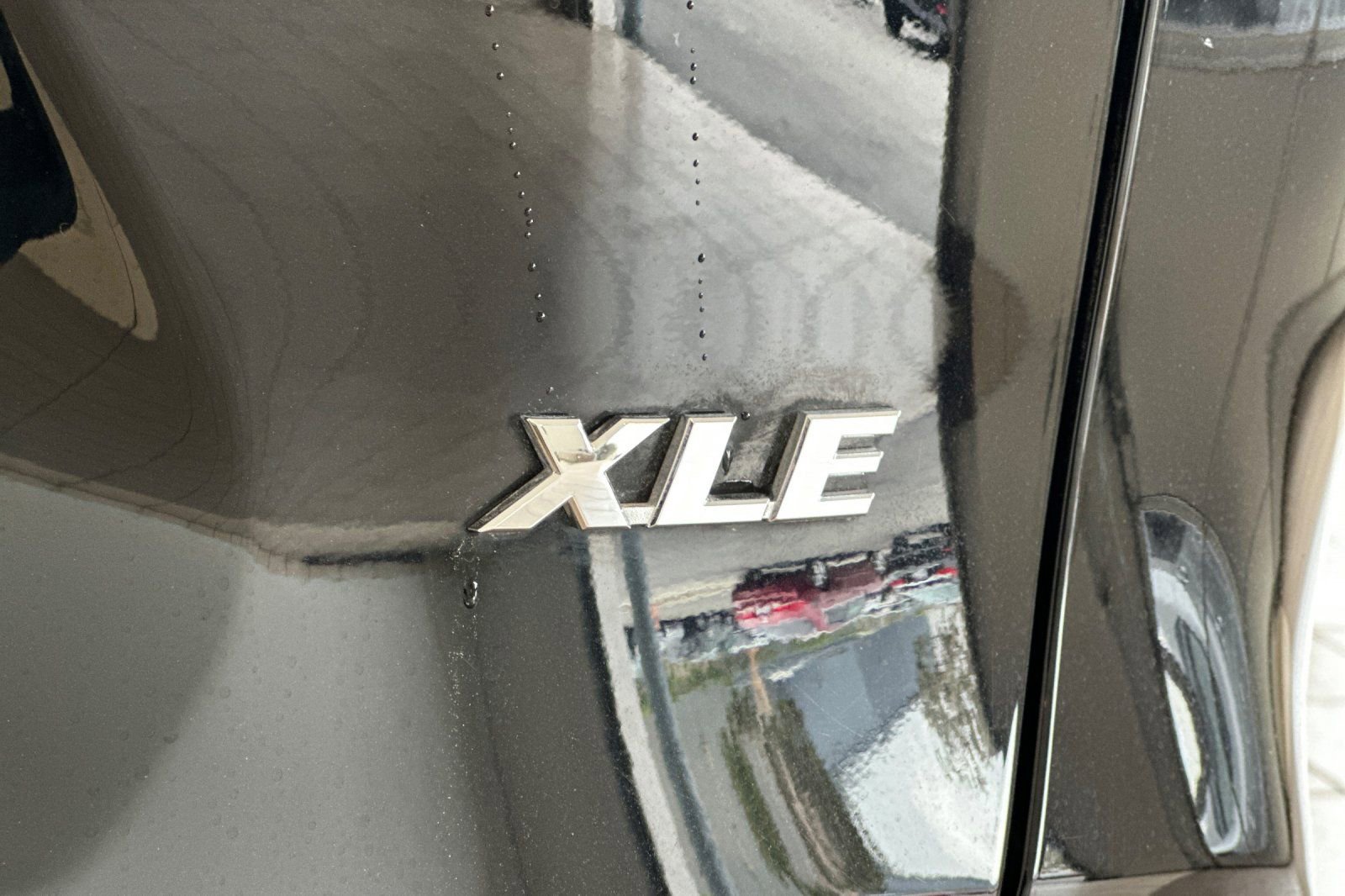 Certified 2019 Toyota RAV4 XLE w/ Carpet Mat Package image 27