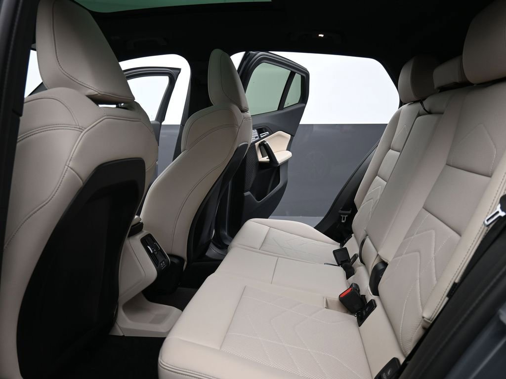 Used 2025 BMW X2 xDrive28i w/ Premium Package image 15