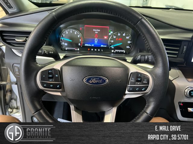 Used 2024 Ford Explorer XLT AWD/4WD image 9