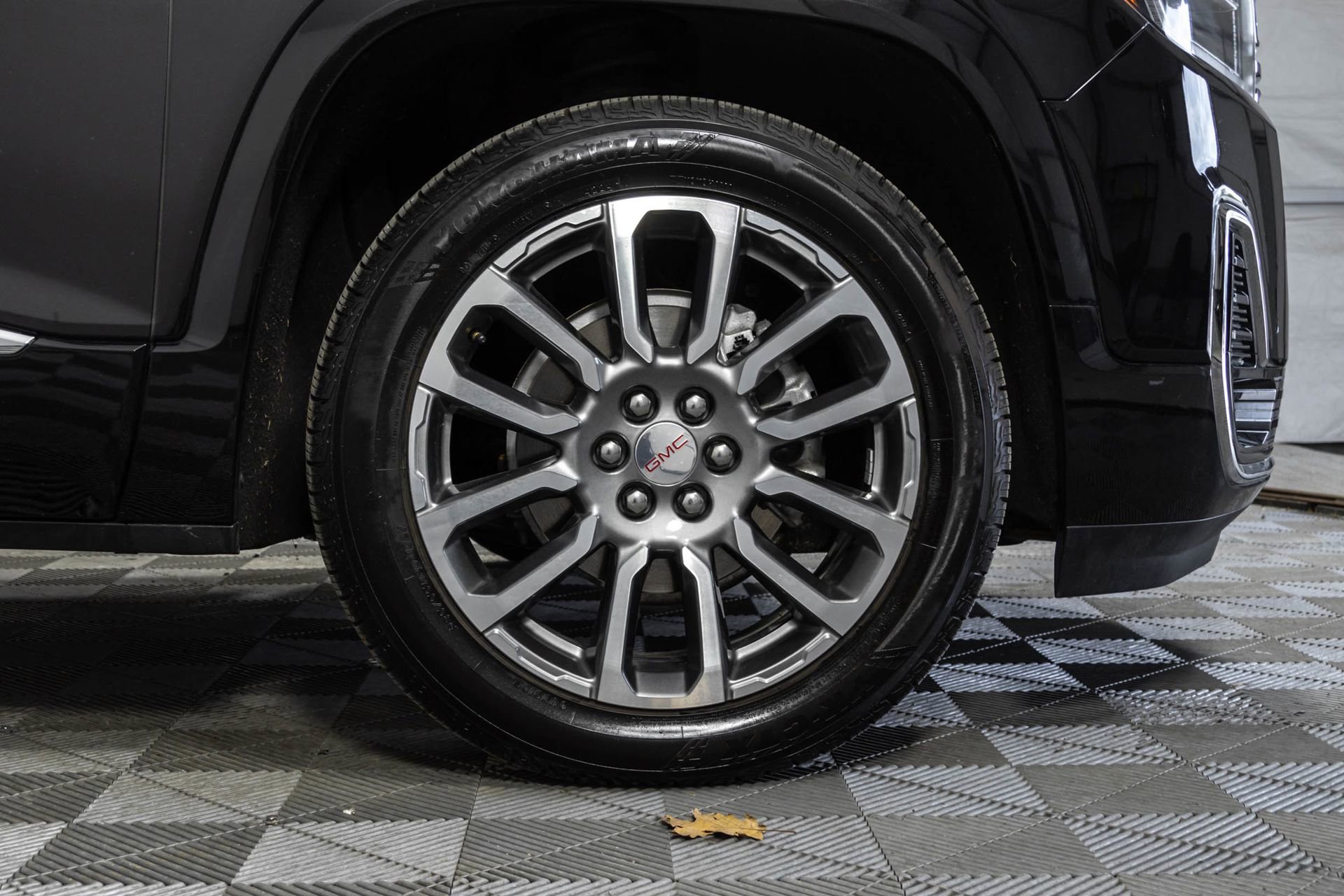 Used 2021 GMC Acadia Denali w/ Denali Ultimate Package AWD/4WD image 45