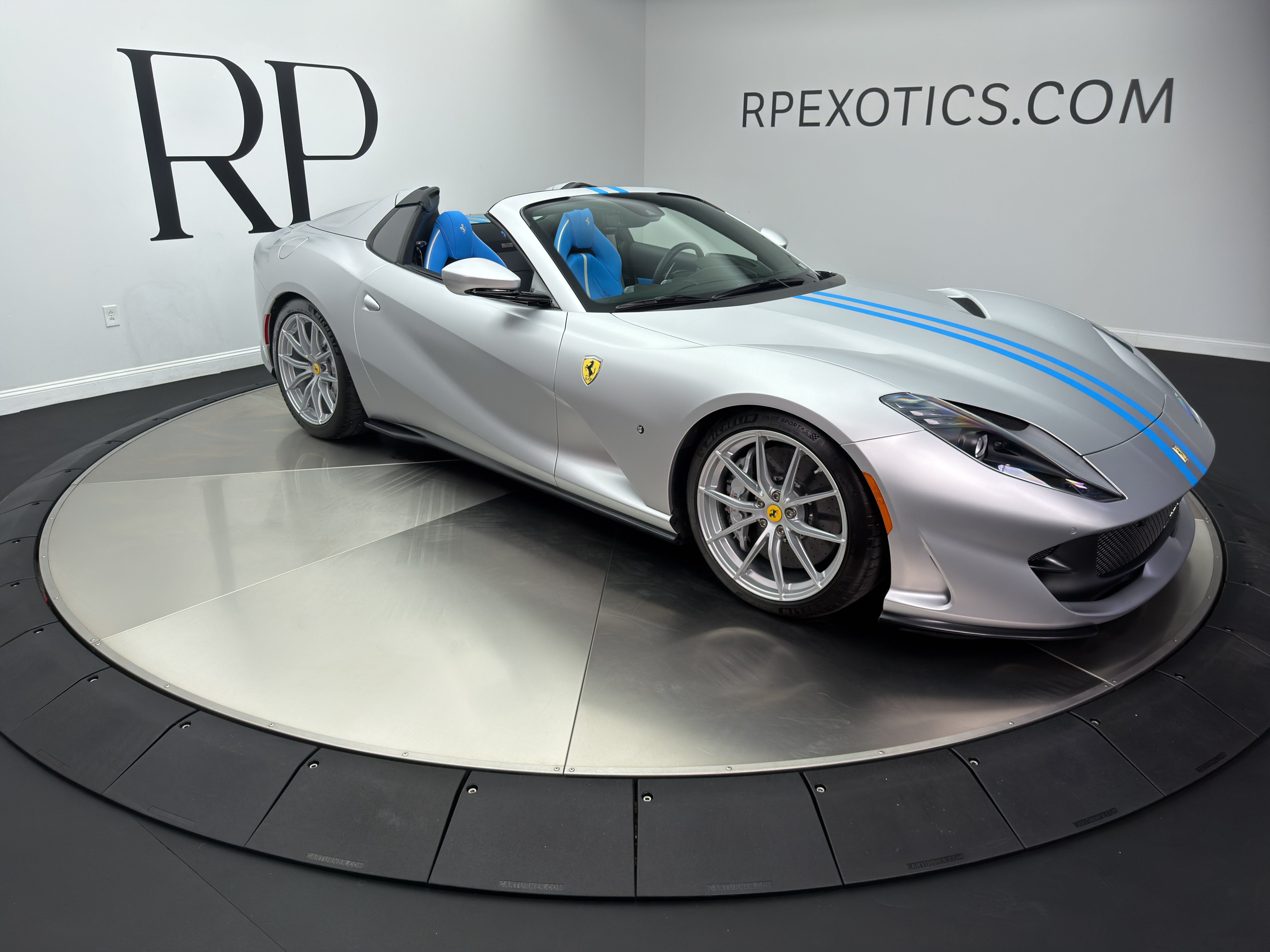 Used 2023 Ferrari 812 GTS RWD image 11