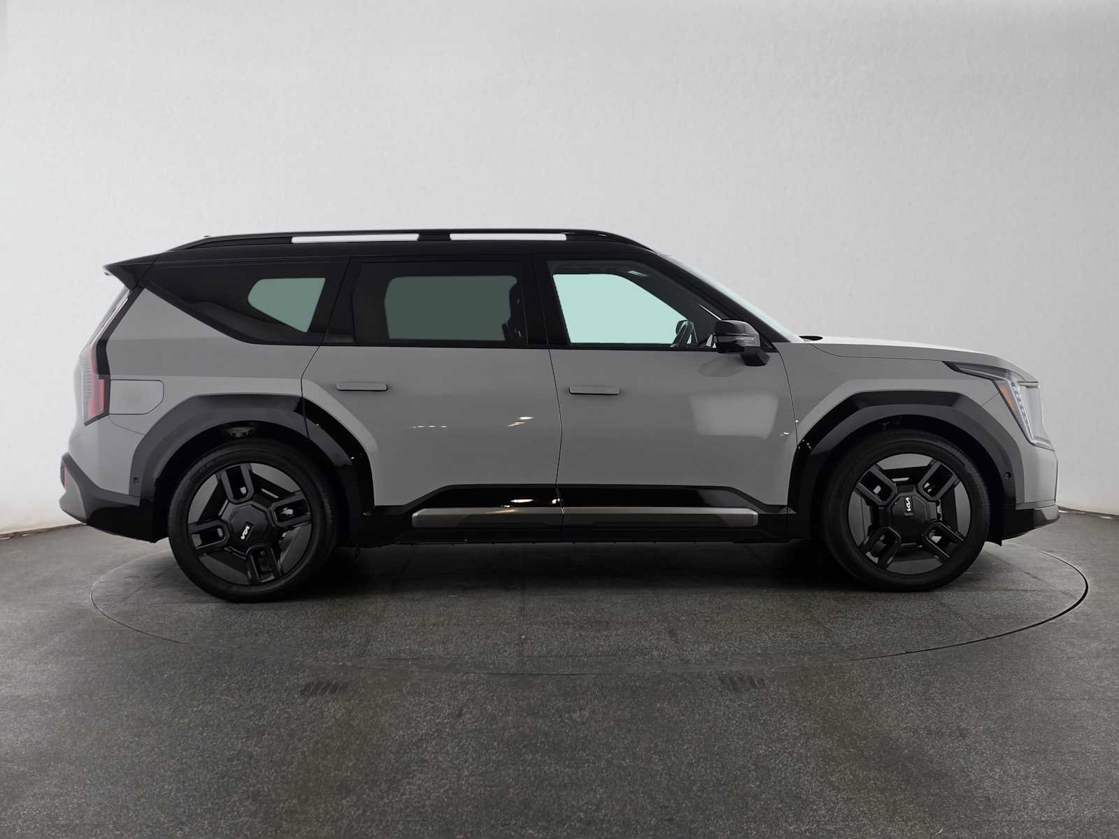 Used 2026 Kia EV9 GT-Line AWD/4WD image 2