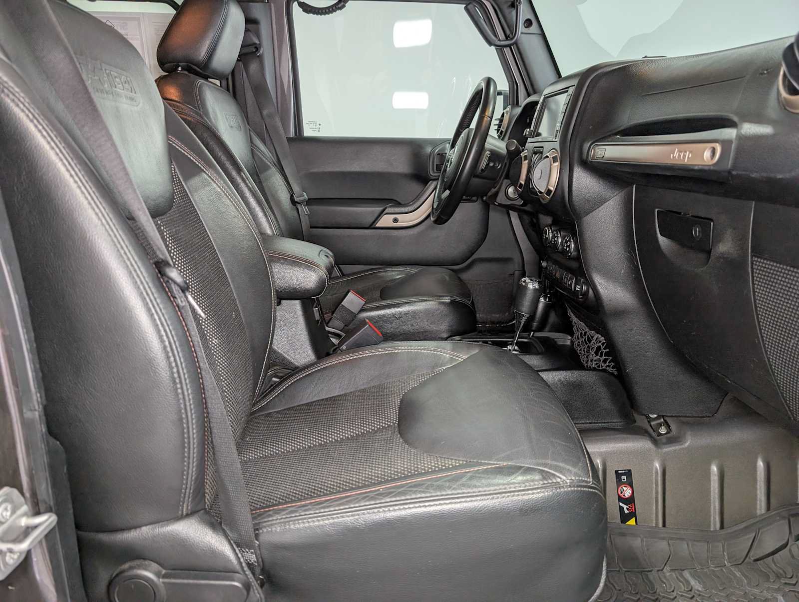 Used 2016 Jeep Wrangler Unlimited Sahara AWD/4WD image 40
