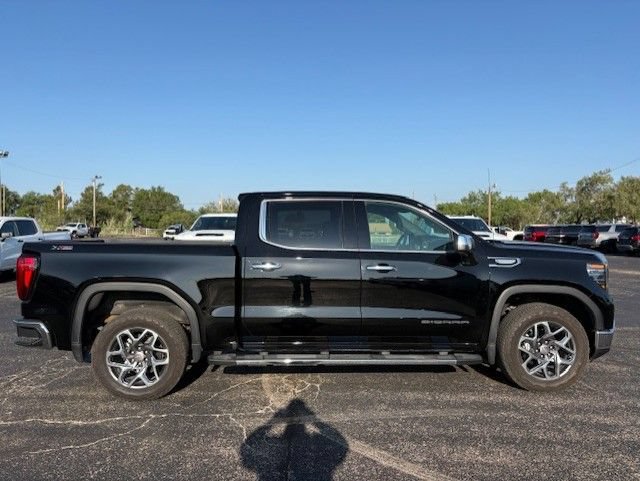 Used 2025 GMC Sierra 1500 SLT AWD/4WD image 6