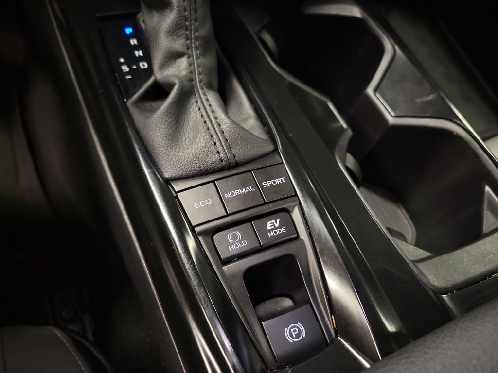Used 2025 Toyota Camry SE w/ Convenience Package FWD image 15