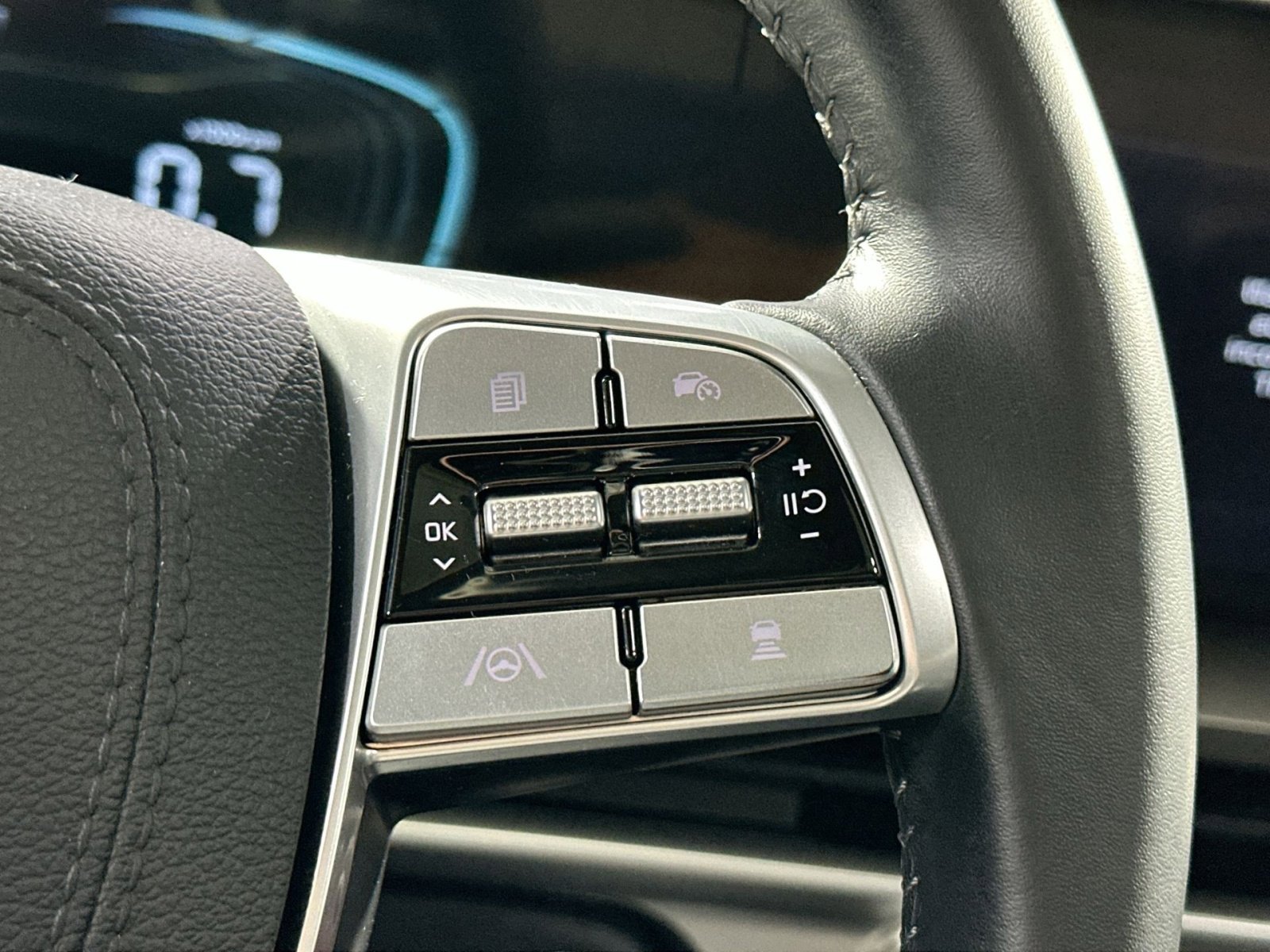 Used 2024 Kia Telluride S w/ S Sunroof Package image 16