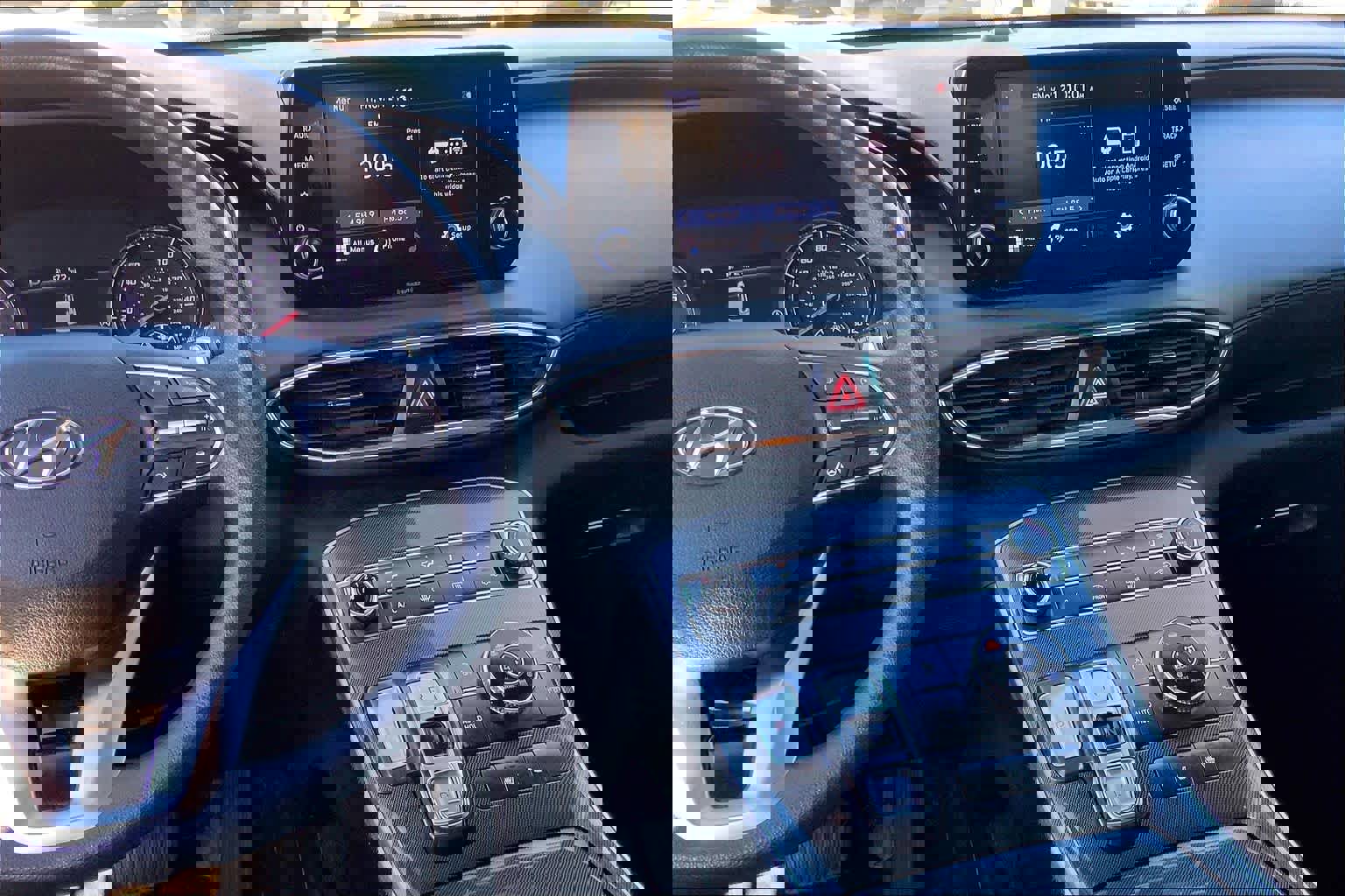 Used 2021 Hyundai Santa Fe SEL w/ Cargo Package image 6