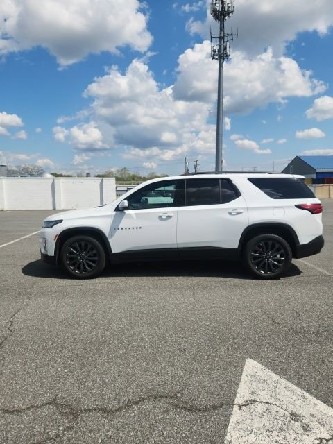 Used 2023 Chevrolet Traverse RS image 4