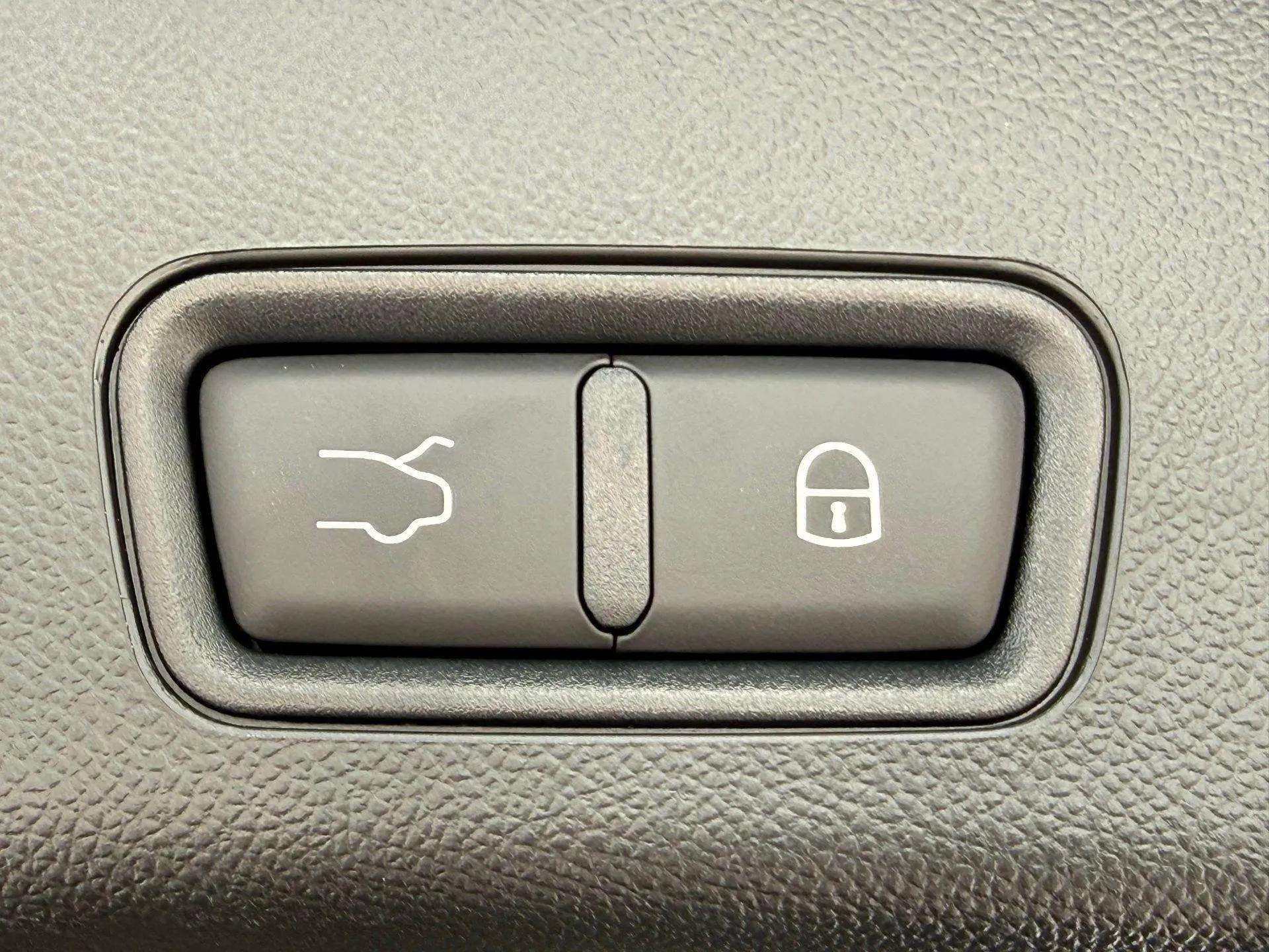 New 2025 Maserati Grecale GT image 24