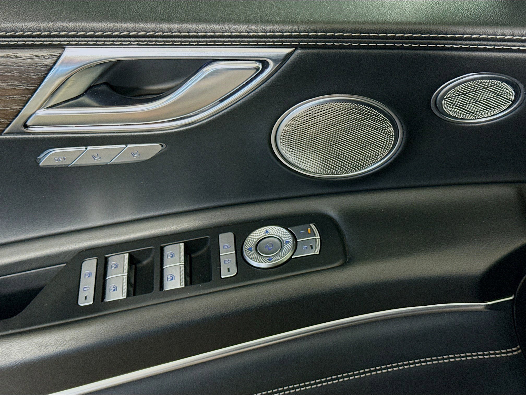 Used 2021 Genesis GV80 2.5T w/ Advanced Package 02 image 24