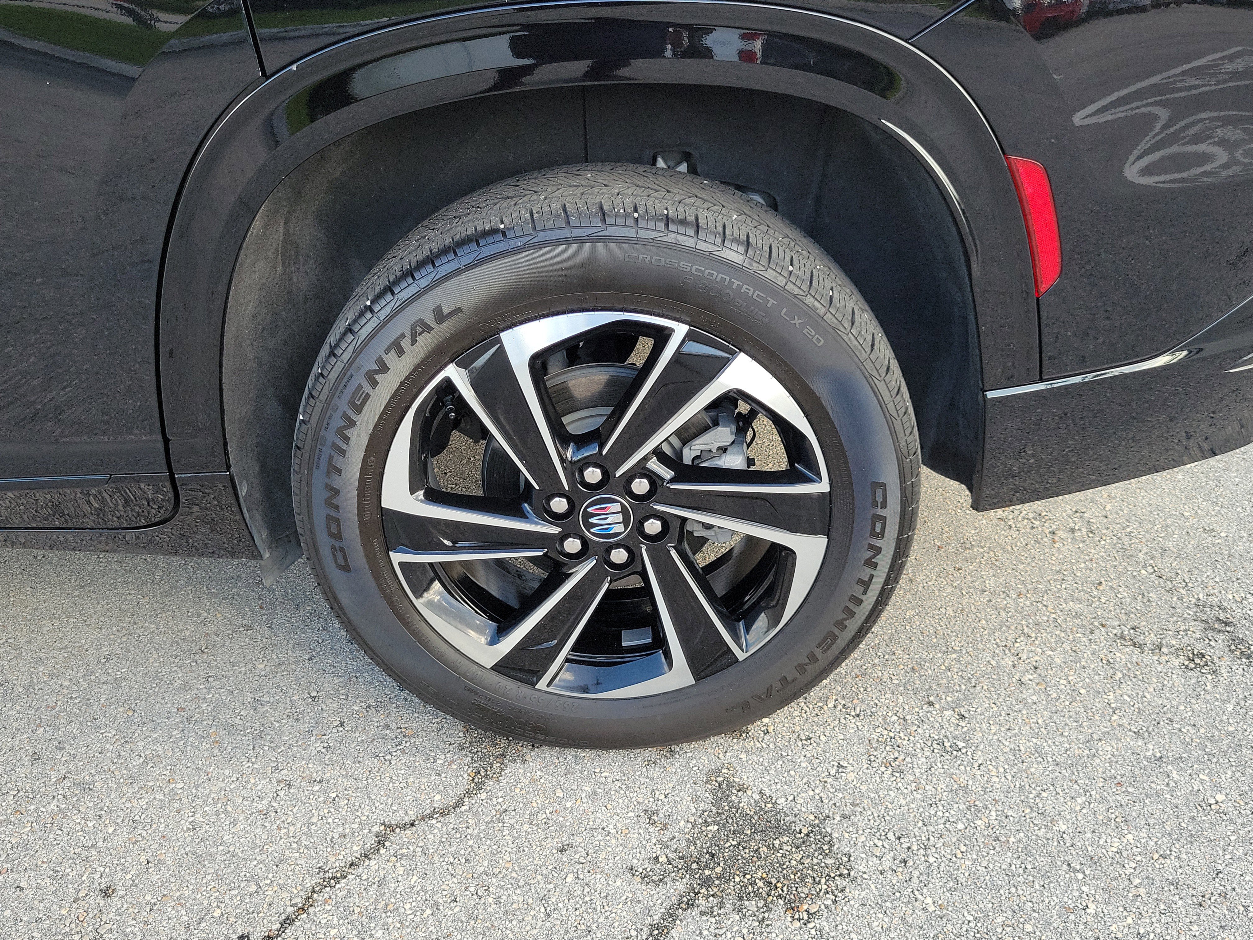 Used 2025 Buick Enclave Sport Touring w/ Power Package image 29