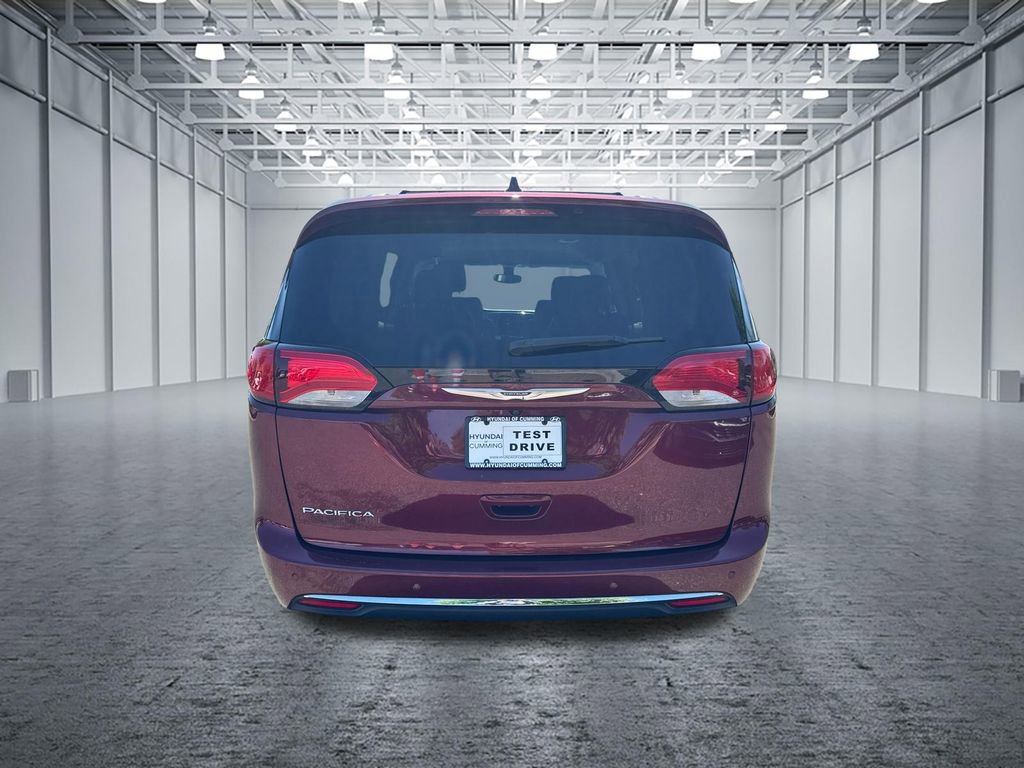 Used 2019 Chrysler Pacifica Touring-L image 6