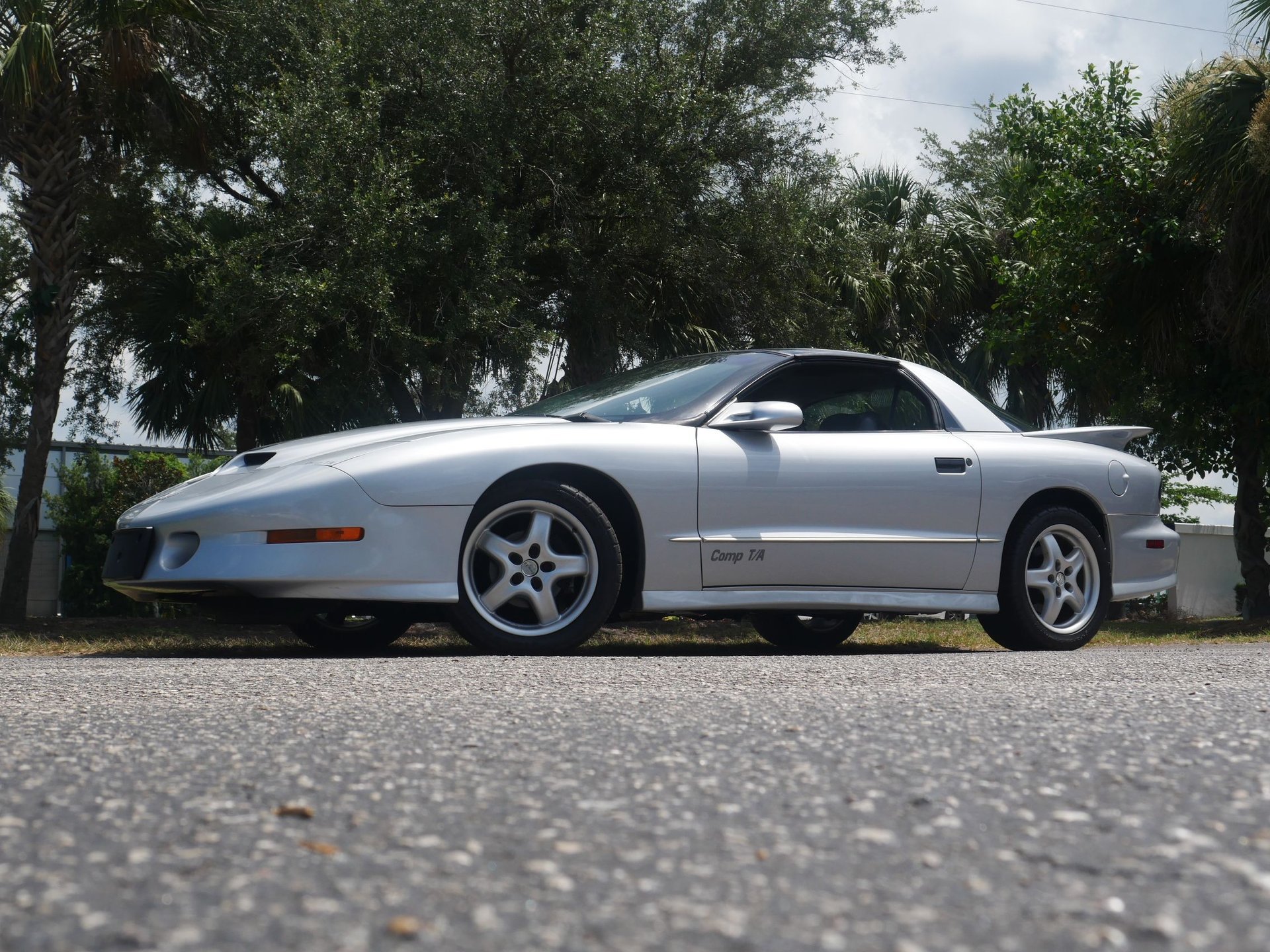 Used 1997 Pontiac Firebird Trans Am RWD image 10