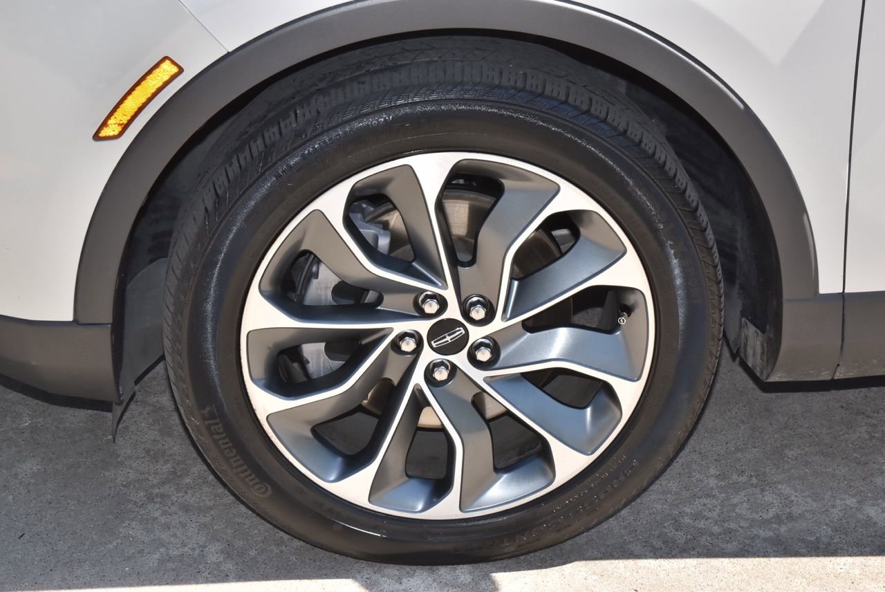 Used 2023 Lincoln Nautilus Reserve image 37