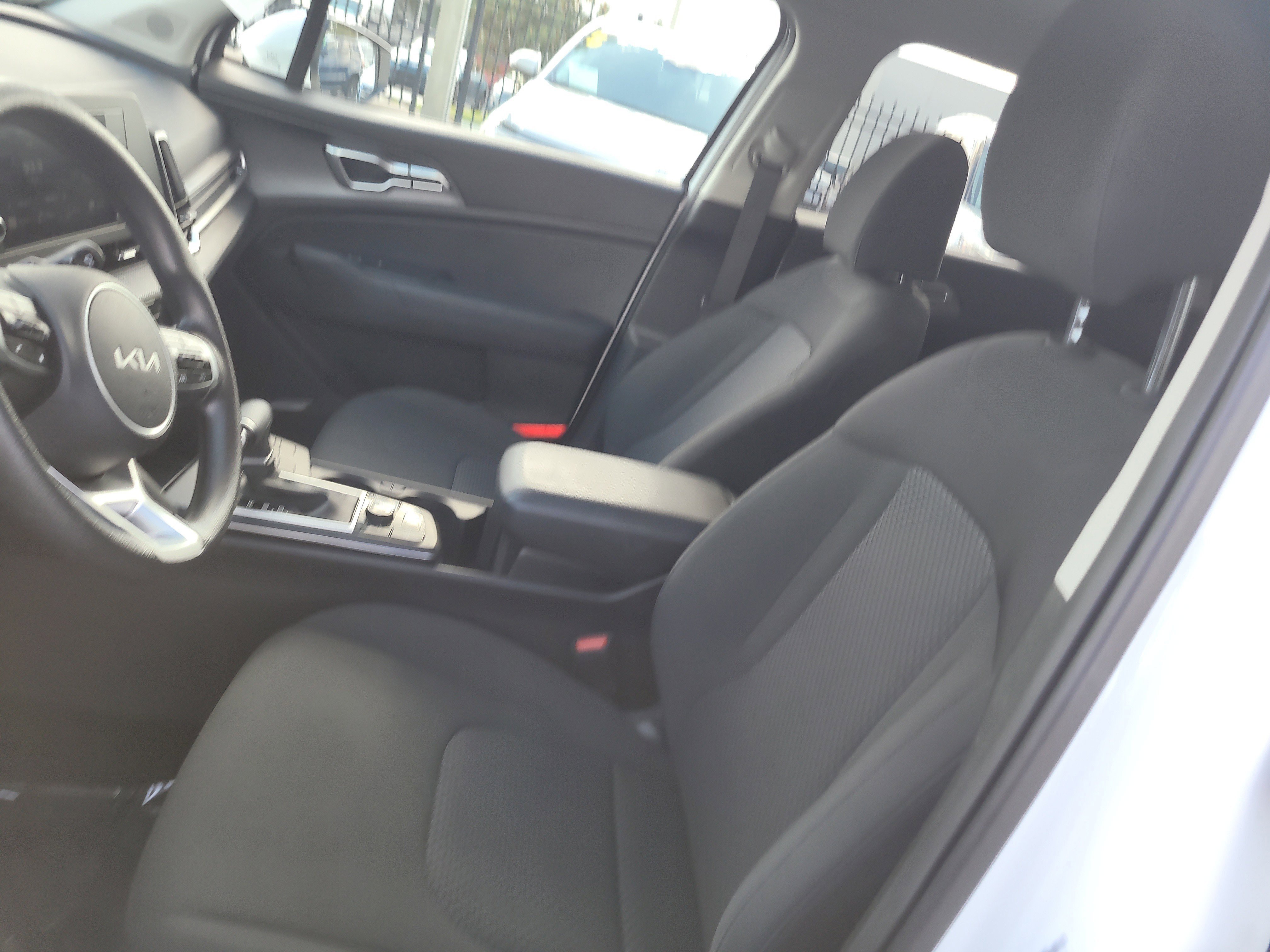 Used 2025 Kia Sportage LX image 19