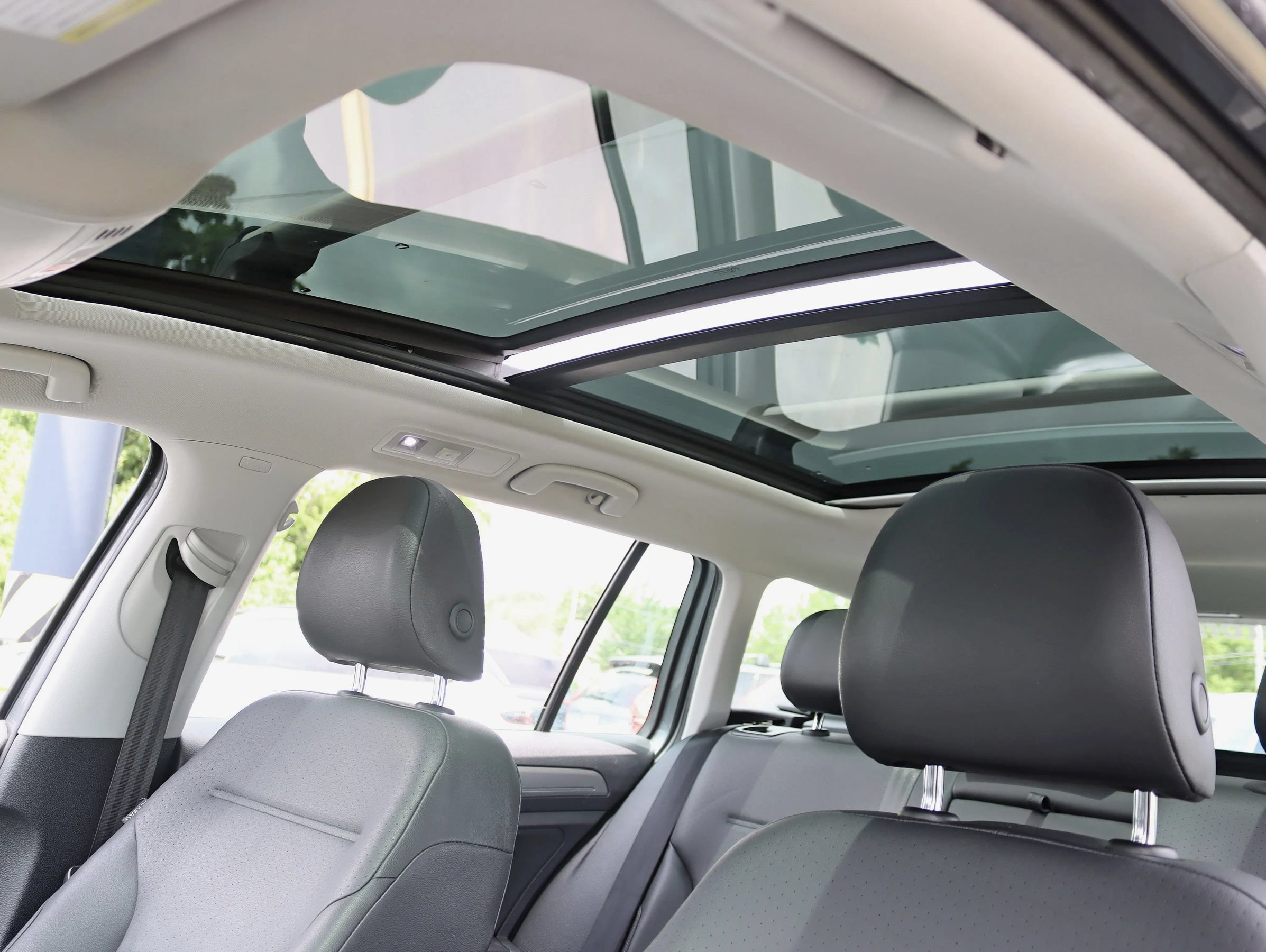Used 2015 Volkswagen Golf TDI SE FWD image 31