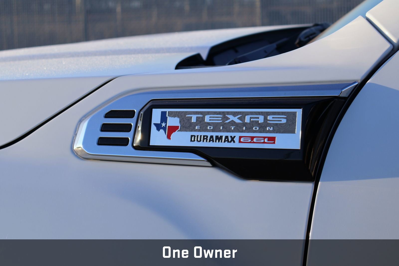 Used 2025 GMC Sierra 2500 SLT w/ Texas SLT Premium Package image 3