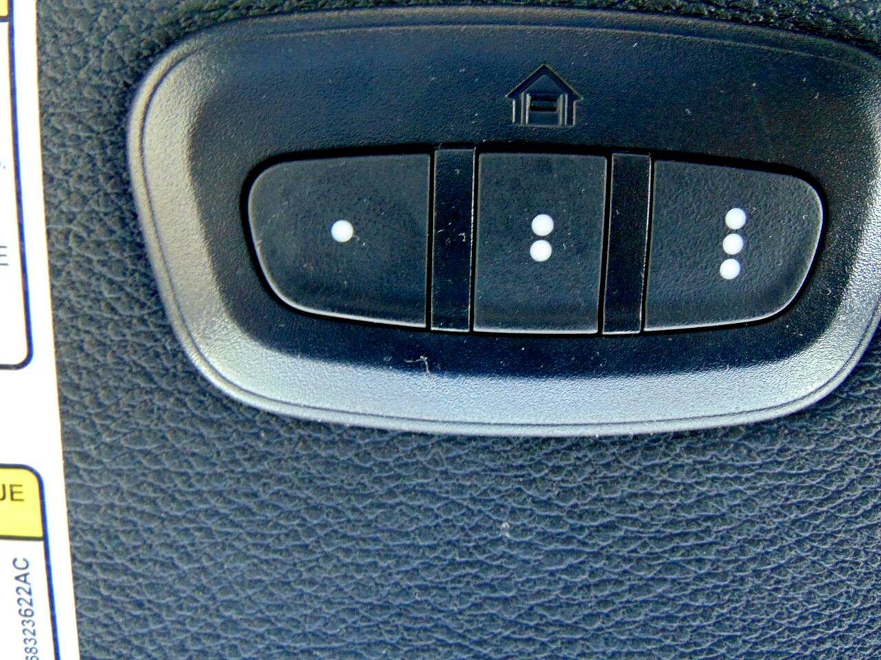 Used 2023 Jeep Gladiator Sport image 29