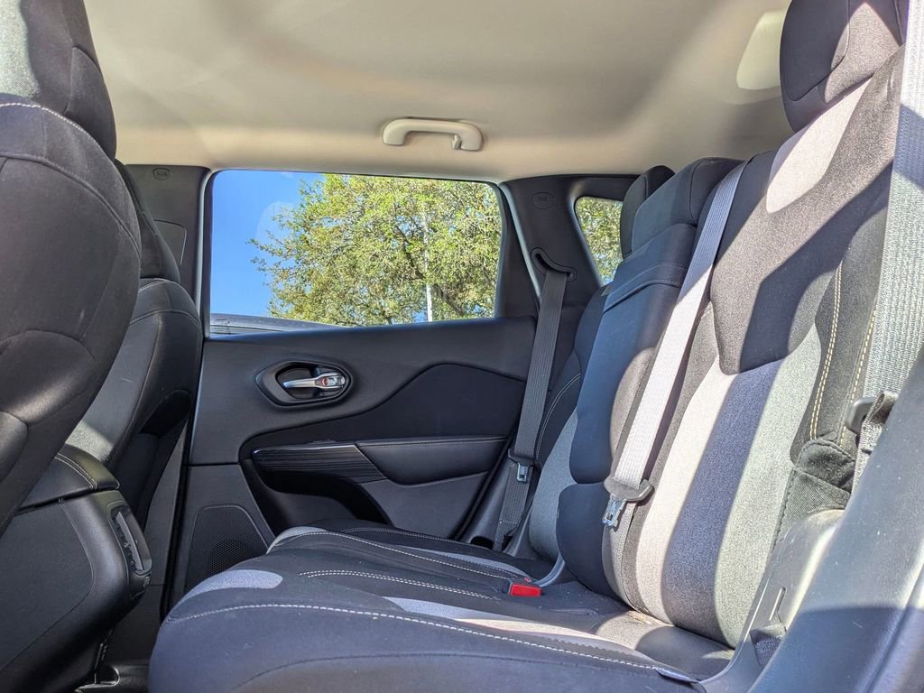 Used 2014 Jeep Cherokee Latitude image 10