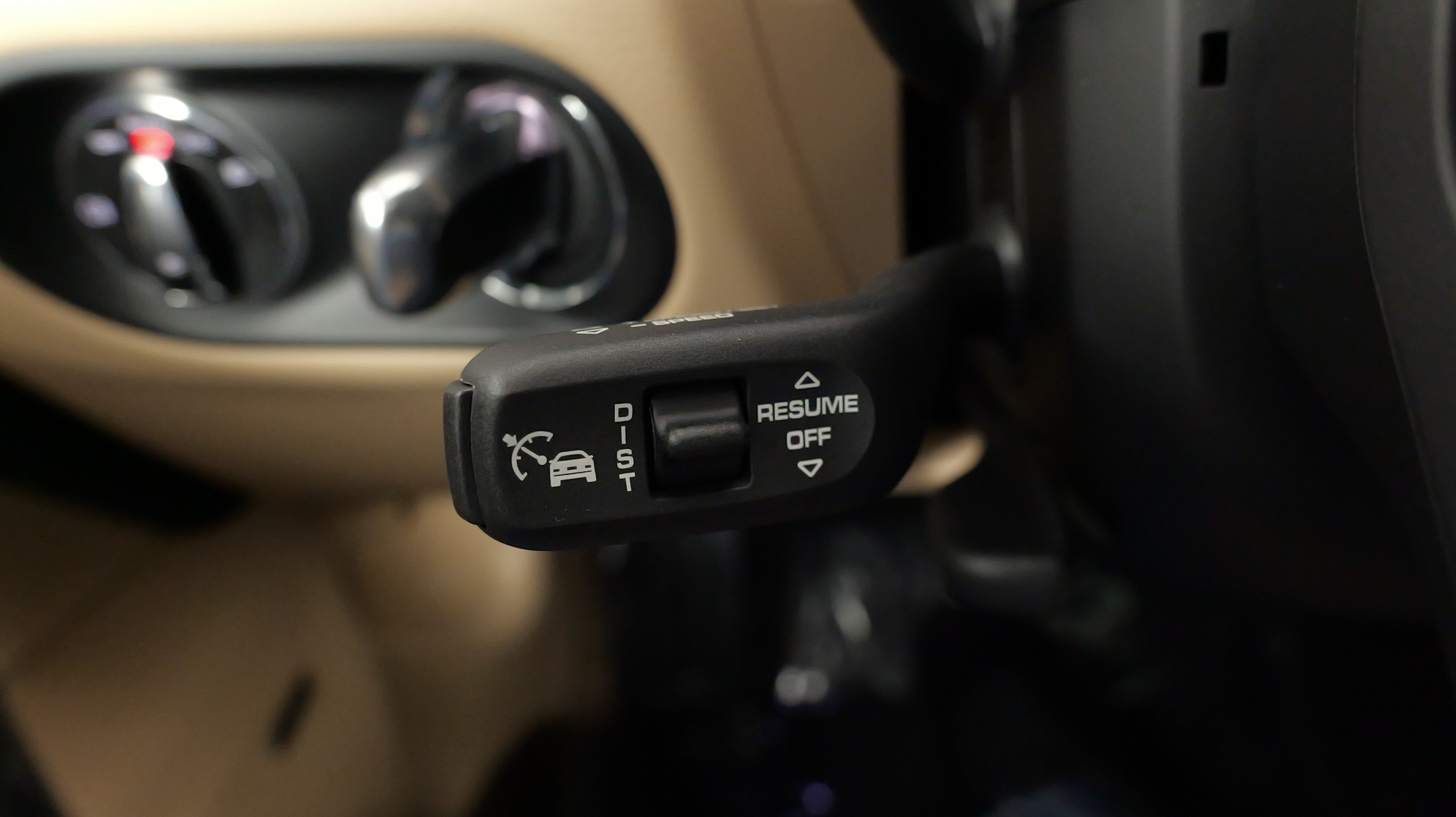 Used 2025 Porsche Macan AWD/4WD image 45