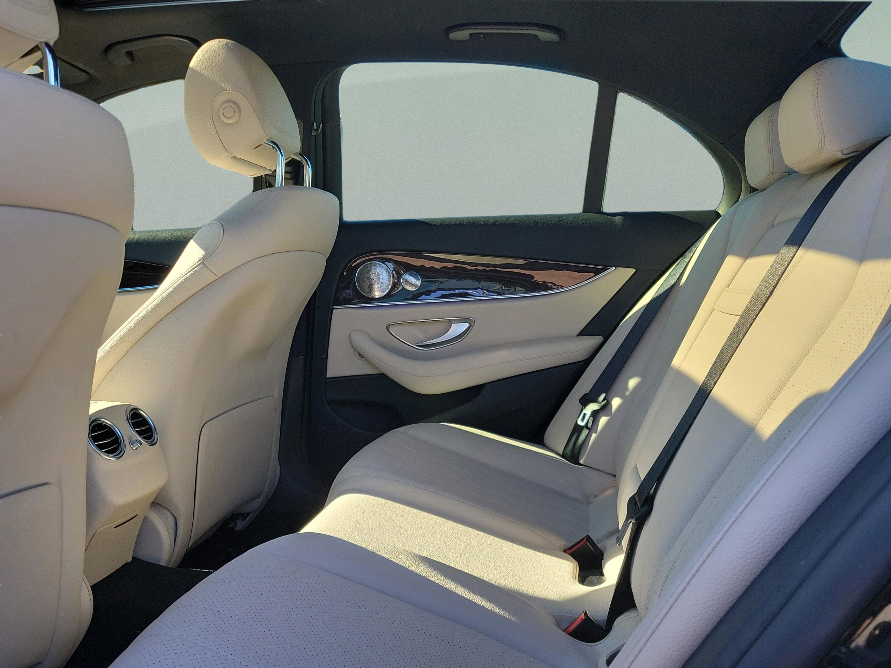 Used 2020 Mercedes-Benz E 350 Sedan image 13