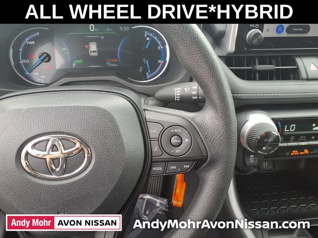 Used 2025 Toyota RAV4 LE AWD/4WD image 21