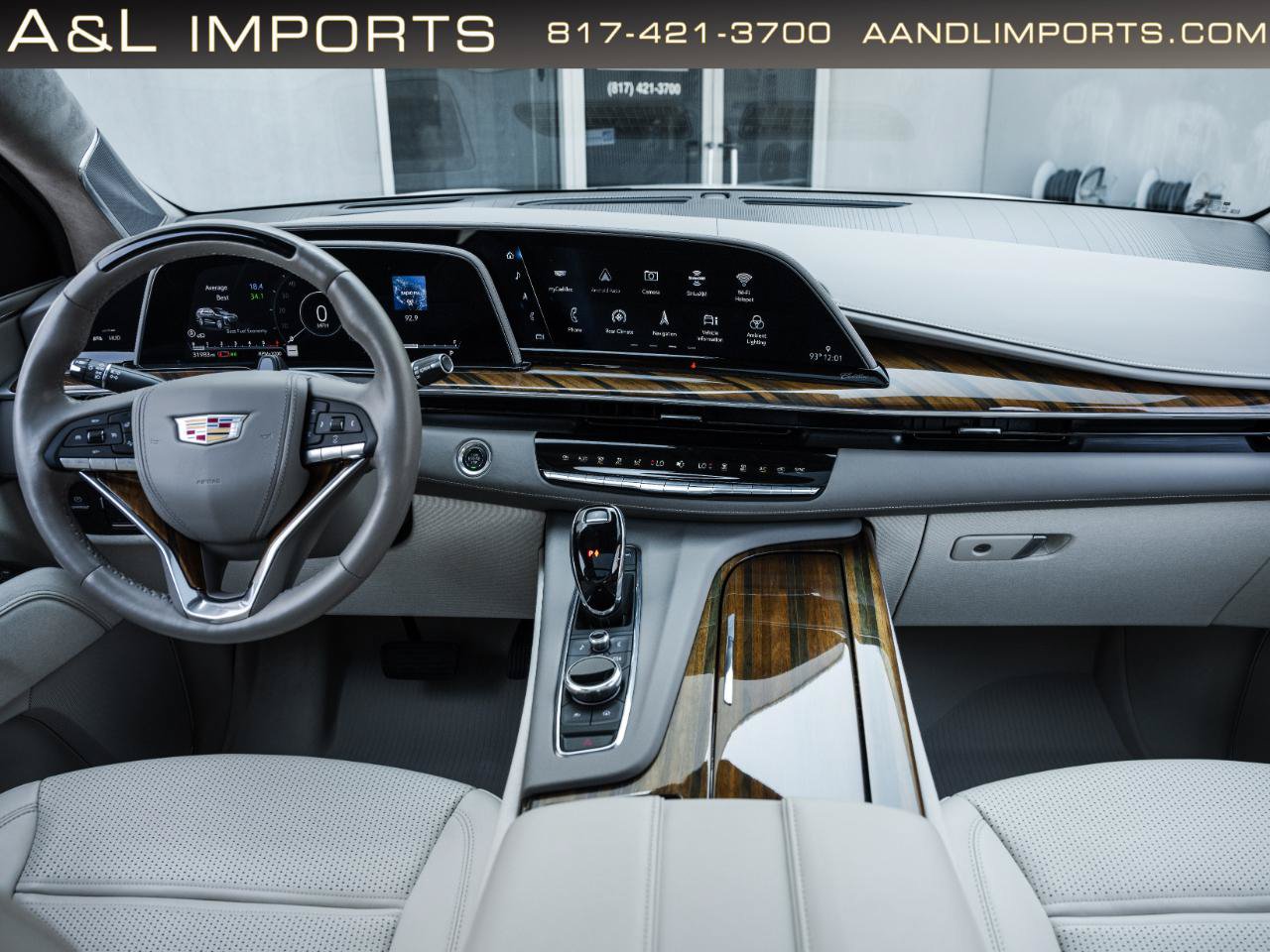 Used 2024 Cadillac Escalade Sport Platinum w/ LPO, ONYX Package AWD/4WD image 4