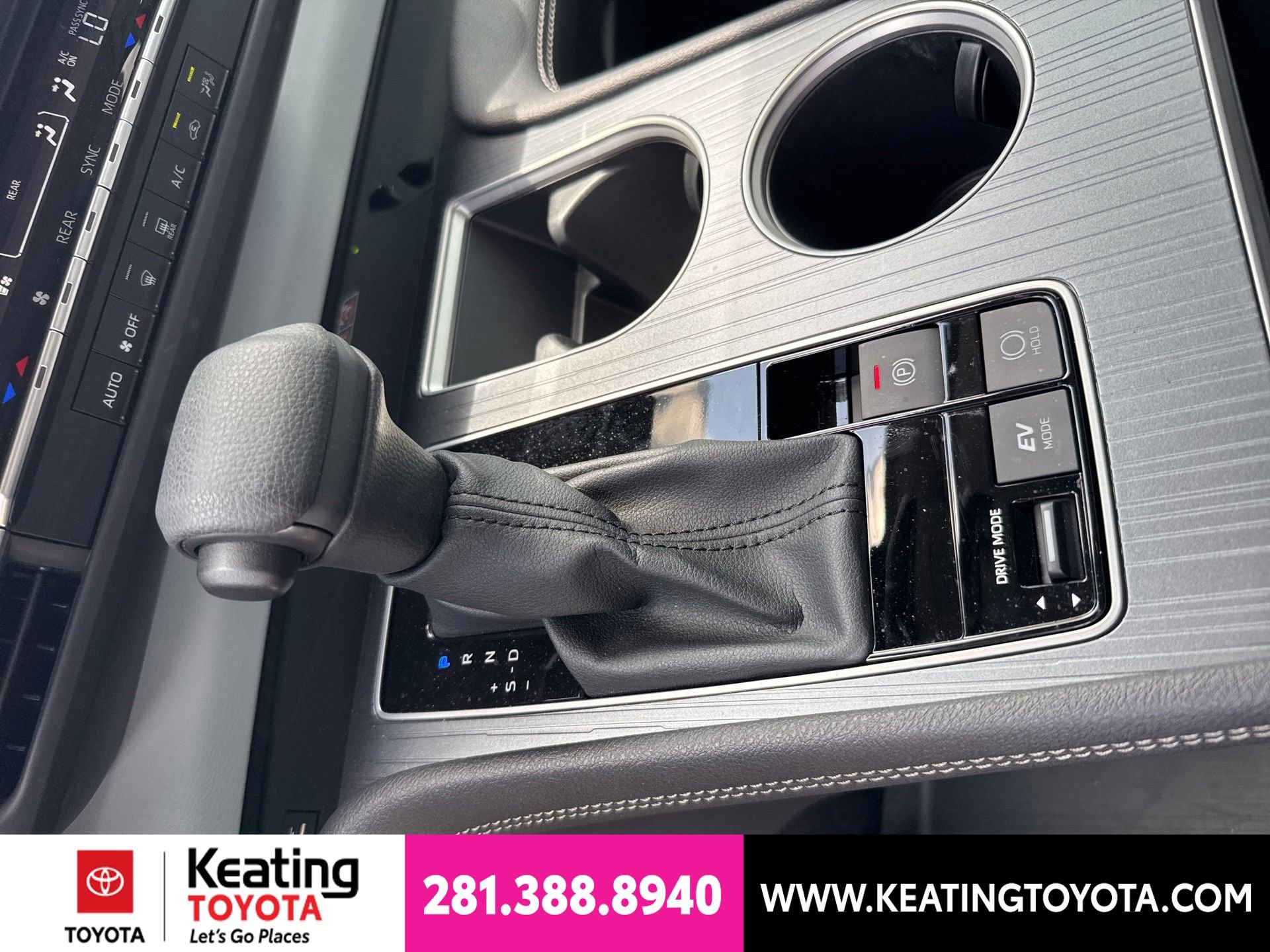 Used 2026 Toyota Sienna LE FWD image 17