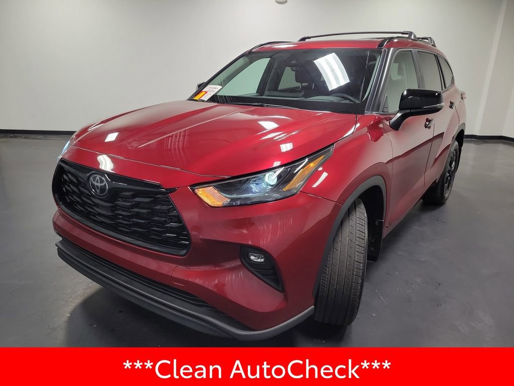 Used 2025 Toyota Highlander XLE image 4