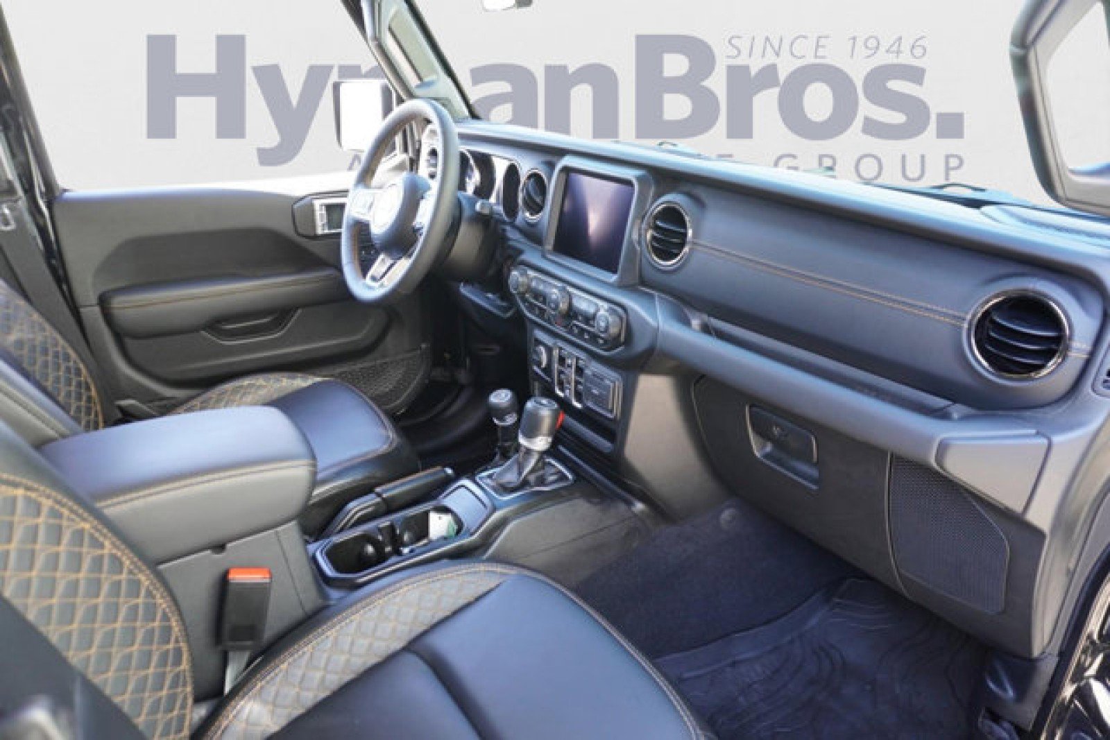 Used 2023 Jeep Gladiator Overland image 16