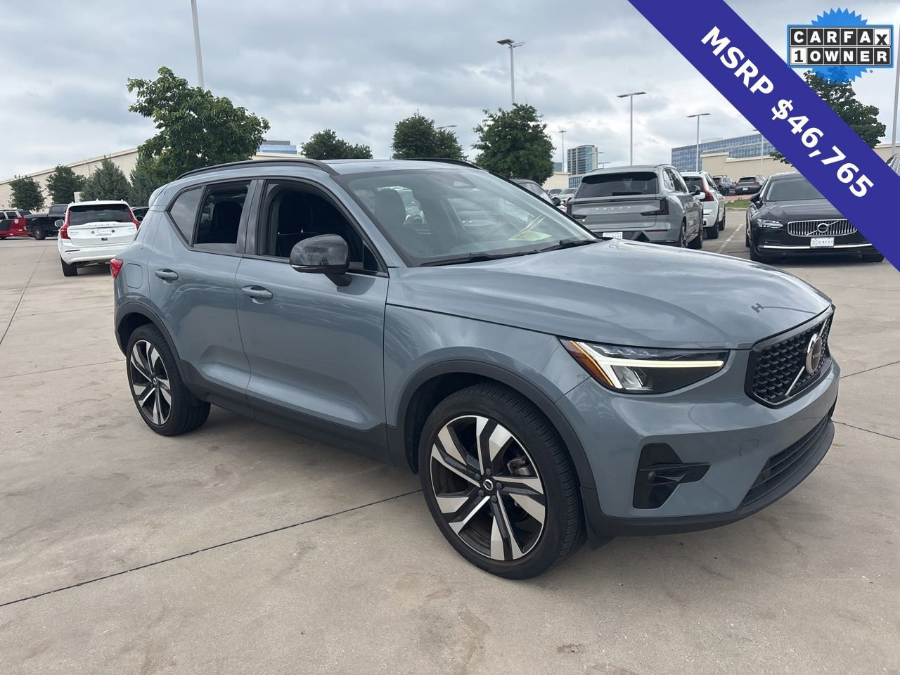 Certified 2023 Volvo XC40 B5 Plus w/ Climate Package image 3