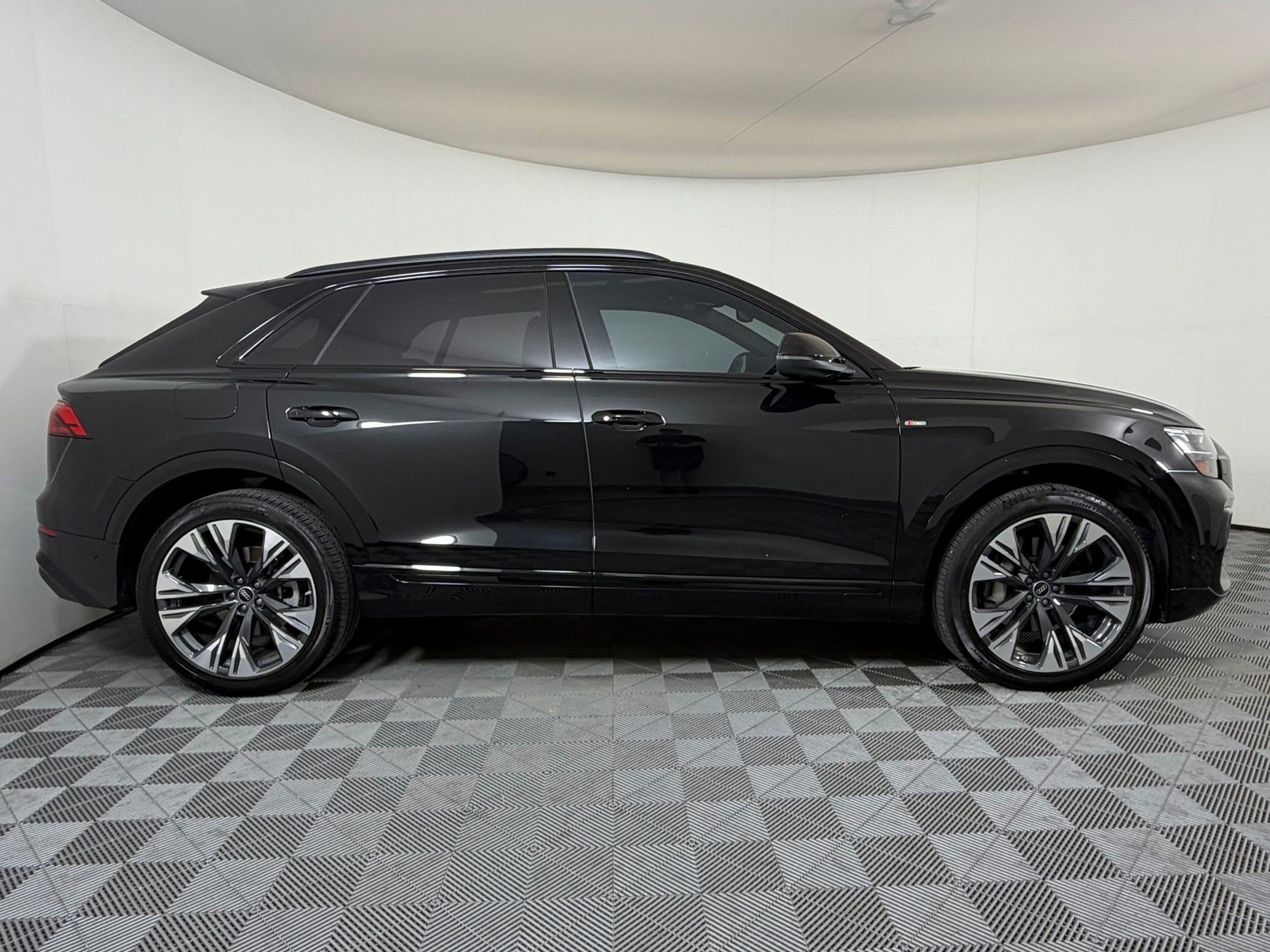 Used 2025 Audi Q8 Premium Plus AWD/4WD image 8