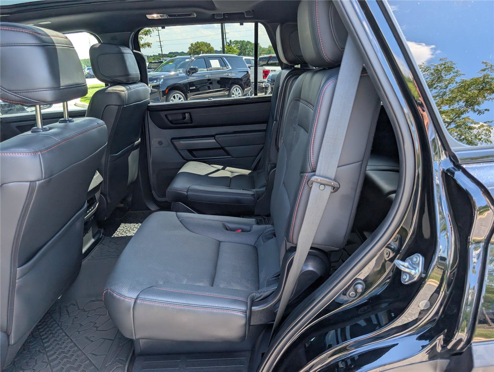 Used 2025 Toyota Sequoia TRD Pro AWD/4WD image 16