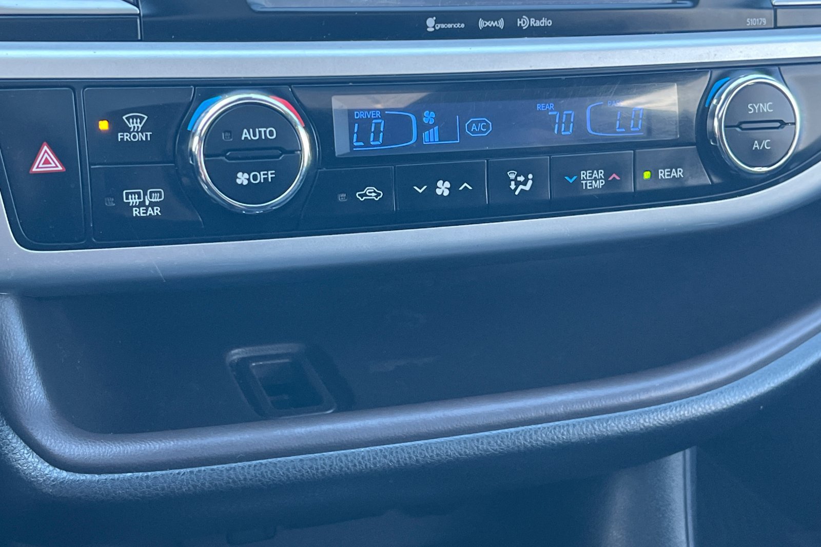Used 2018 Toyota Highlander XLE AWD/4WD image 18