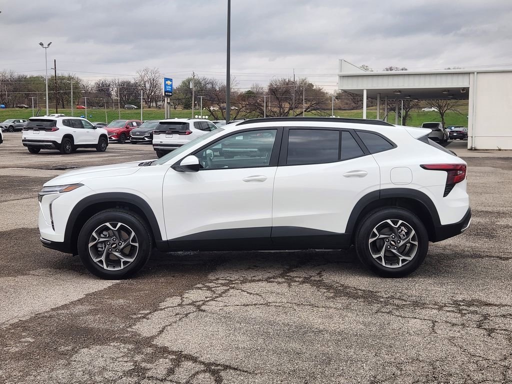 Used 2026 Chevrolet Trax LT image 4