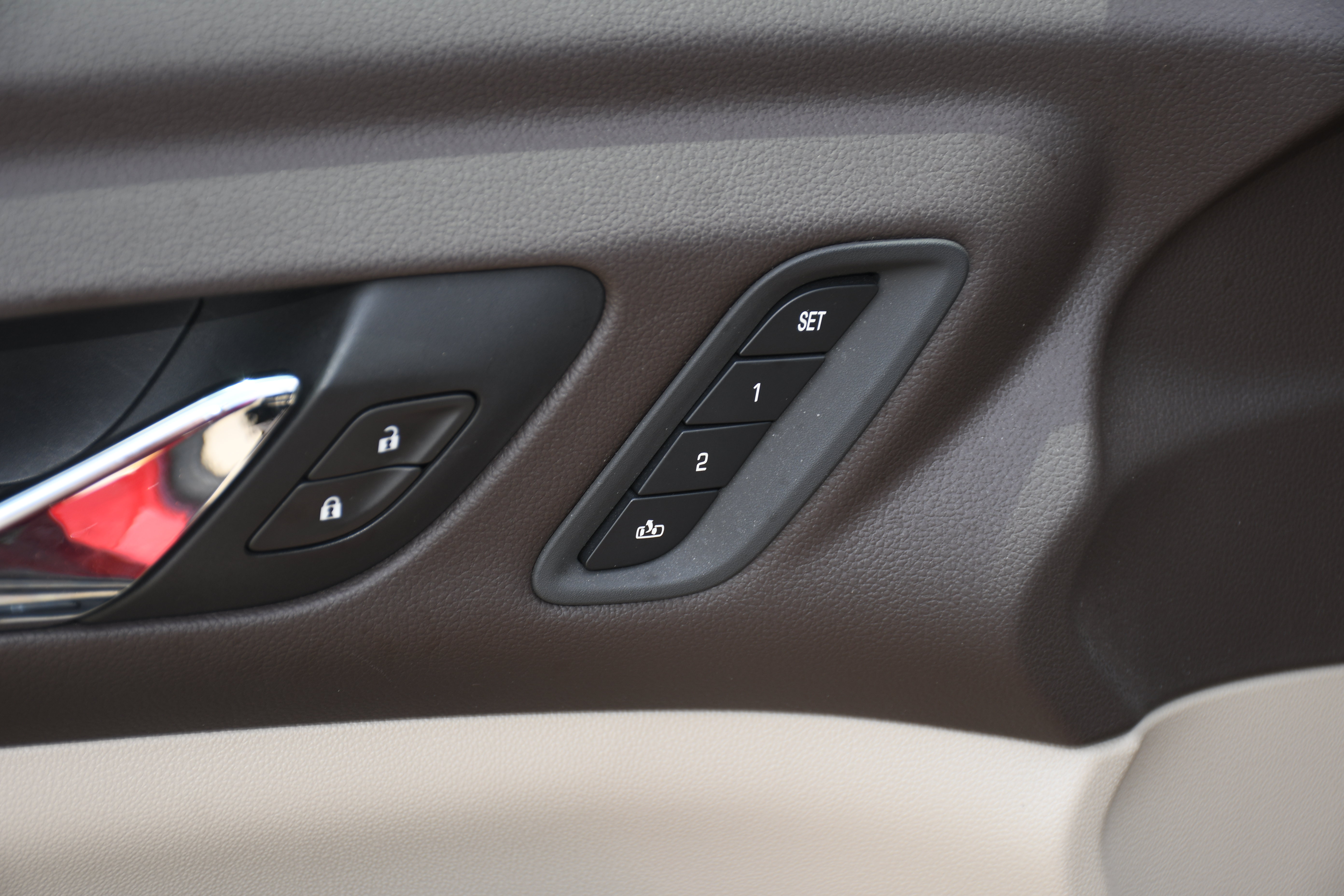 Used 2019 GMC Acadia Denali w/ Technology Package FWD image 12