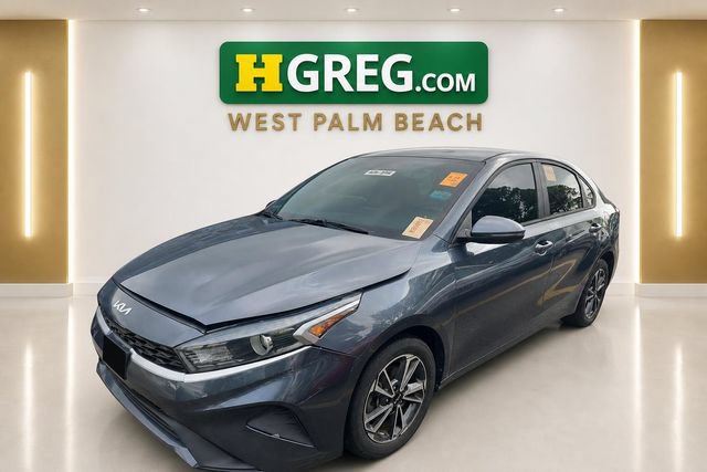 Used 2022 Kia Forte LXS w/ LXS Technology Package FWD image 4