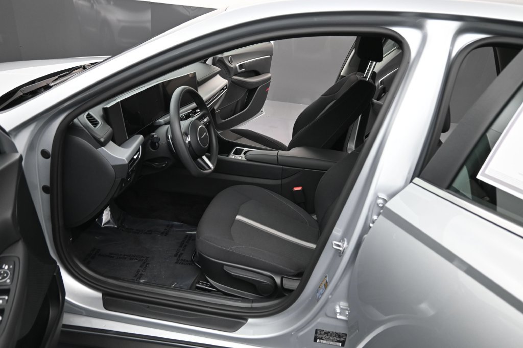 Certified 2026 Hyundai Sonata Blue FWD image 12