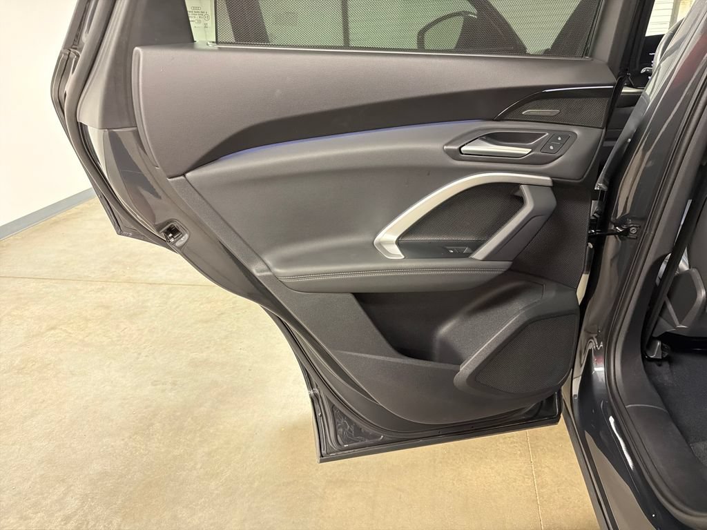 Used 2025 Audi Q5 Premium Plus AWD/4WD image 23