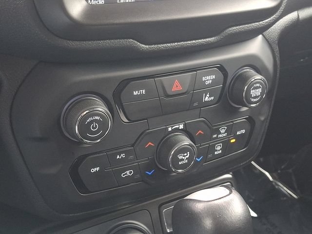 Used 2023 Jeep Renegade Trailhawk AWD/4WD image 15