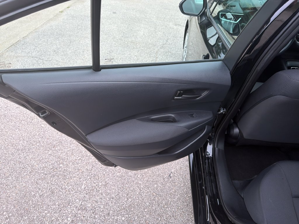 Used 2025 Toyota Corolla LE FWD image 35